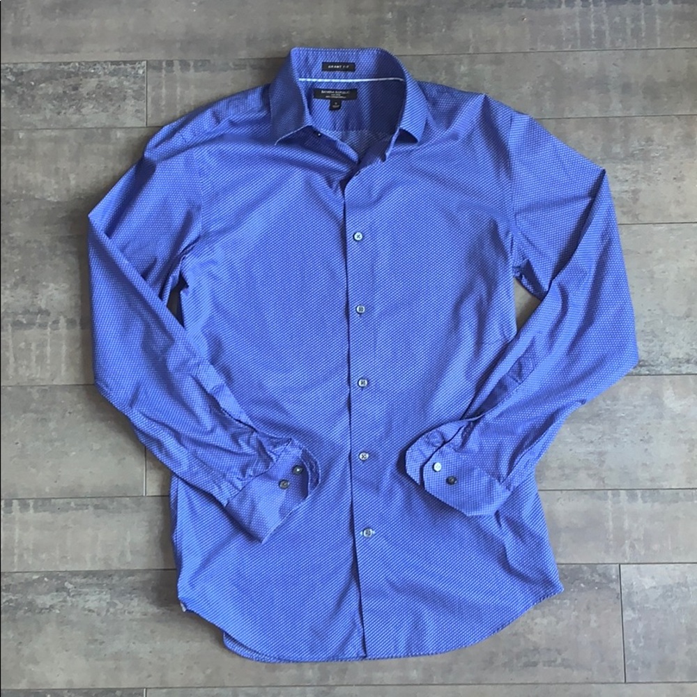 ⭐️Banana Republic Blue Button Down Shirt⭐️